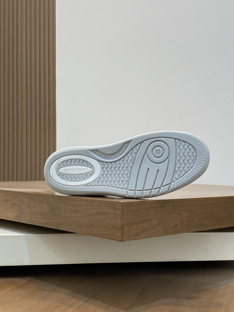 Gxvxnchy Sneakers TopPick 152196