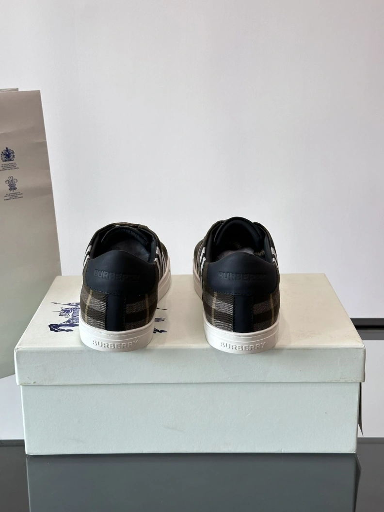 GoodFit Bxrbxrry Sneakers 114510