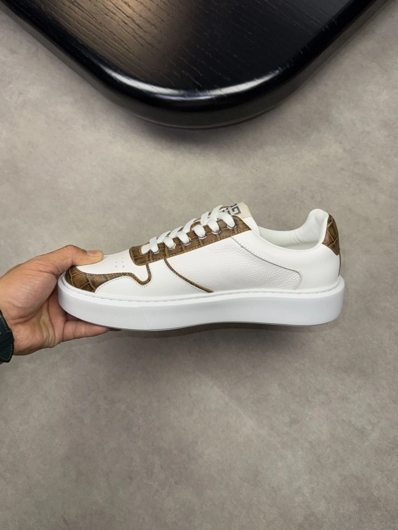 Comfortable Gxvxnchy Sneakers 152190