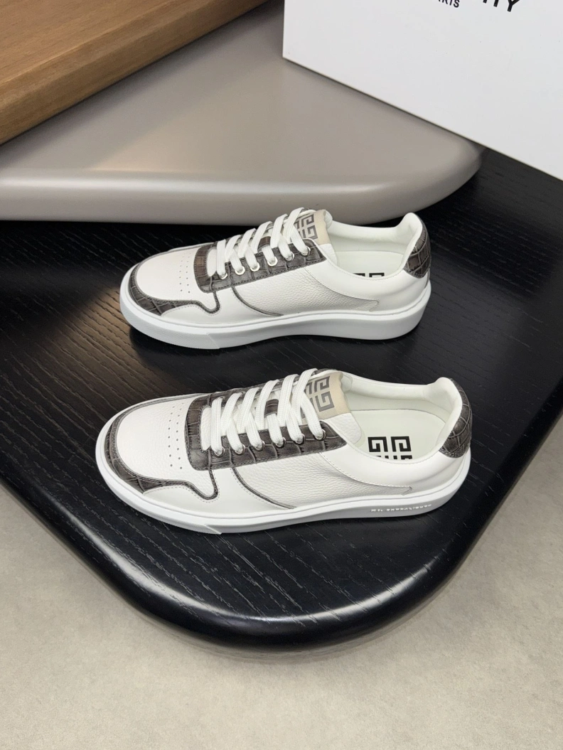 Gxvxnchy Sneakers Unique 152193
