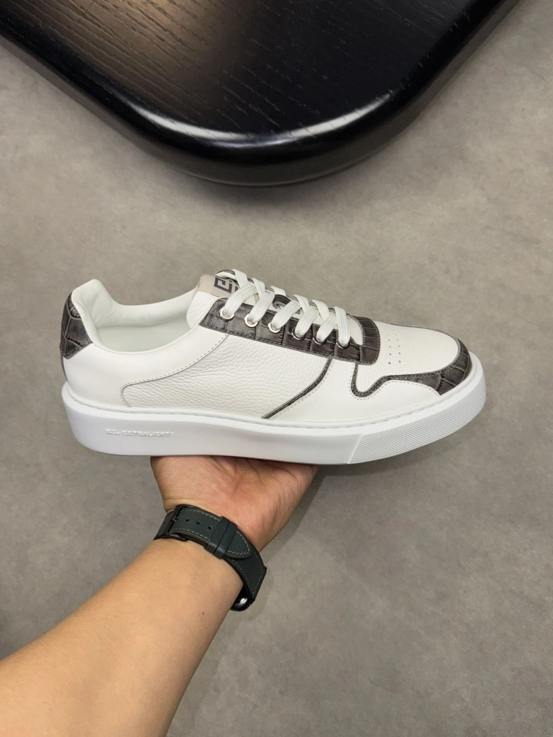 Gxvxnchy Sneakers Unique 152193