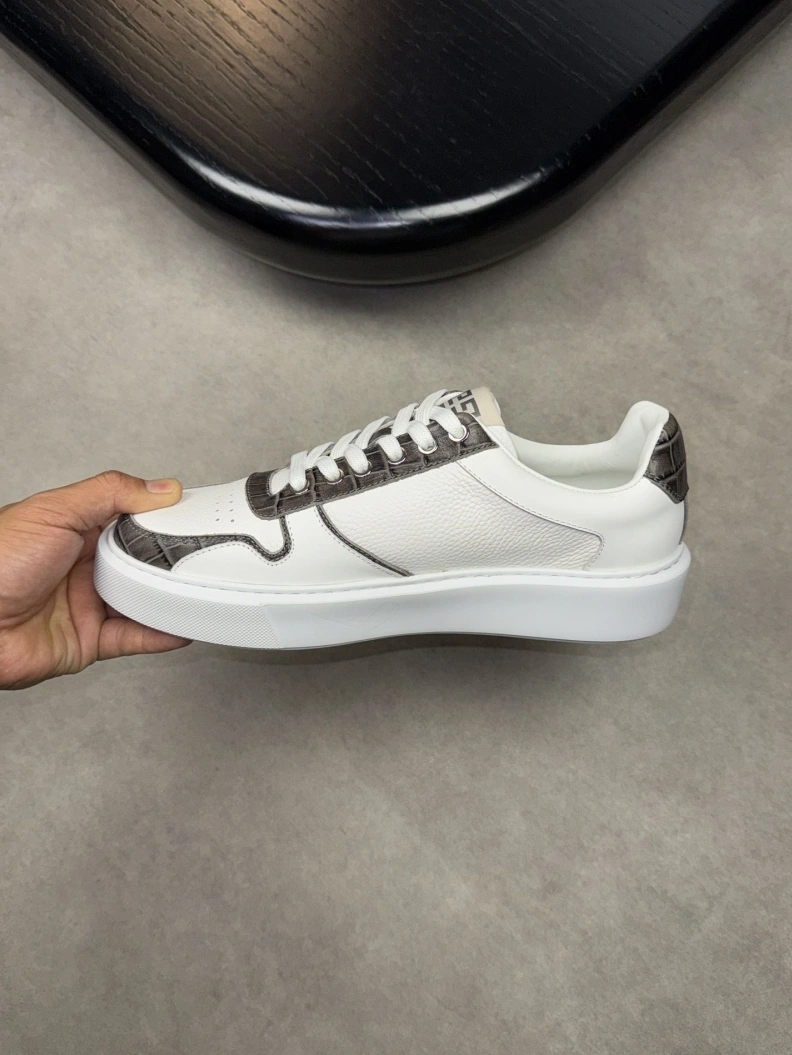 Gxvxnchy Sneakers Unique 152193