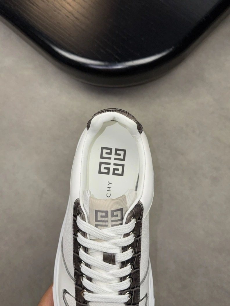 Gxvxnchy Sneakers Unique 152193