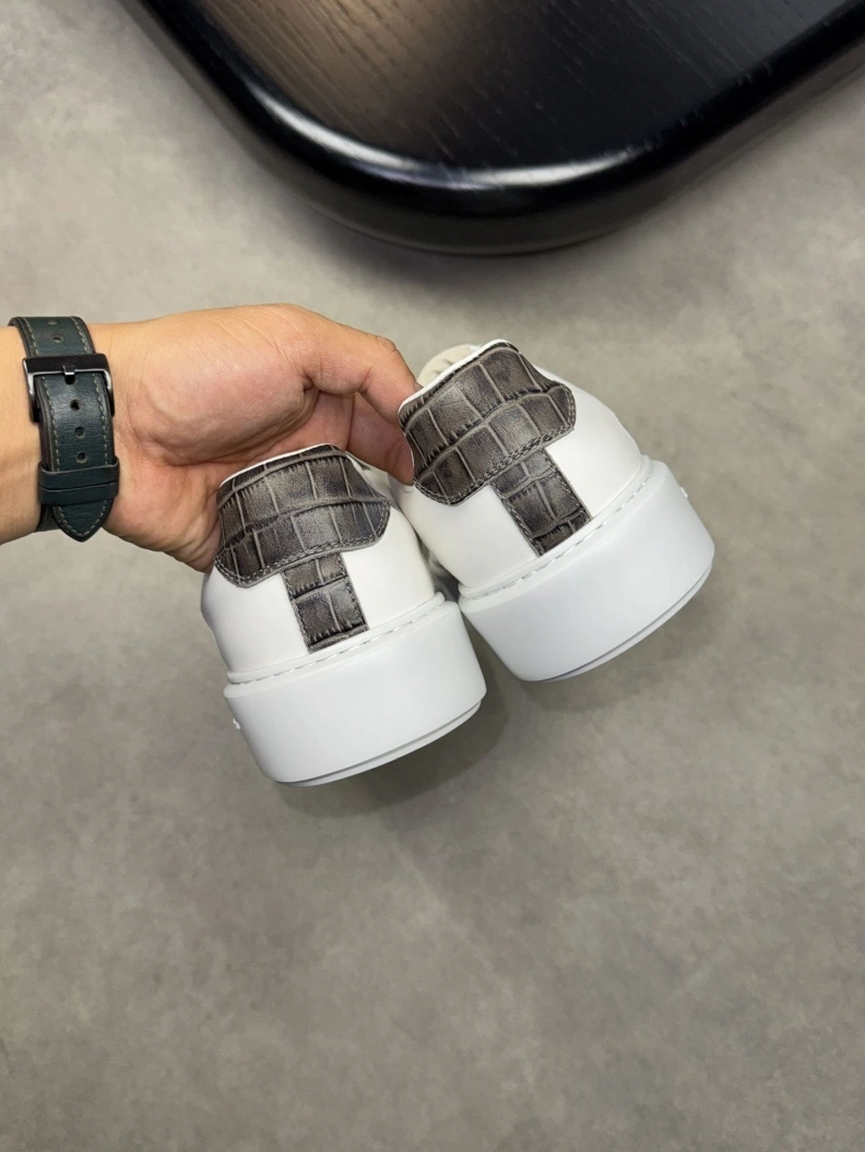 Gxvxnchy Sneakers Unique 152193