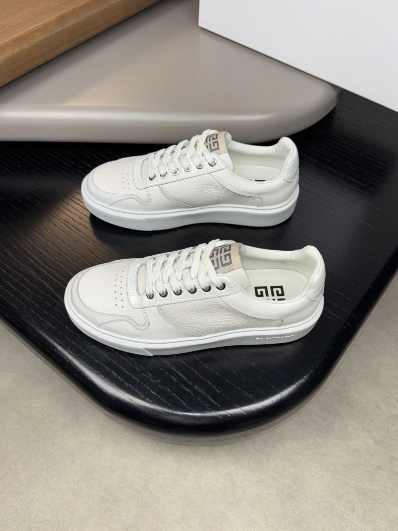 Sophisticated Gxvxnchy Sneakers 152197