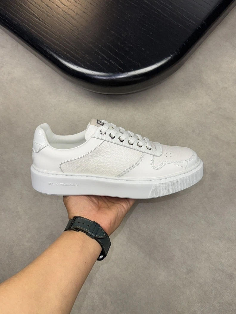 Sophisticated Gxvxnchy Sneakers 152197