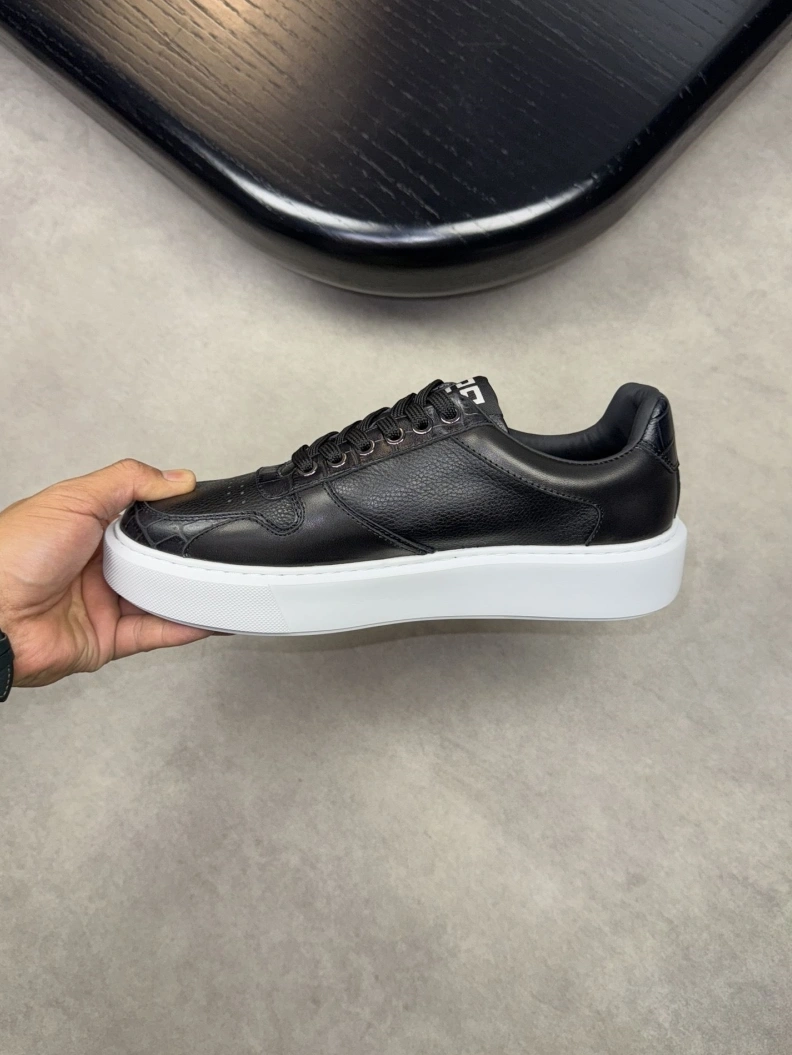 Functional Gxvxnchy Sneakers 152194