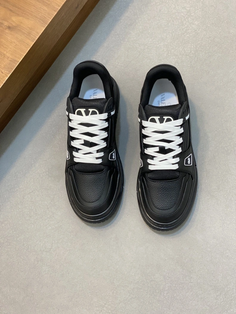 Unique Vxlxntino Sneakers 229056