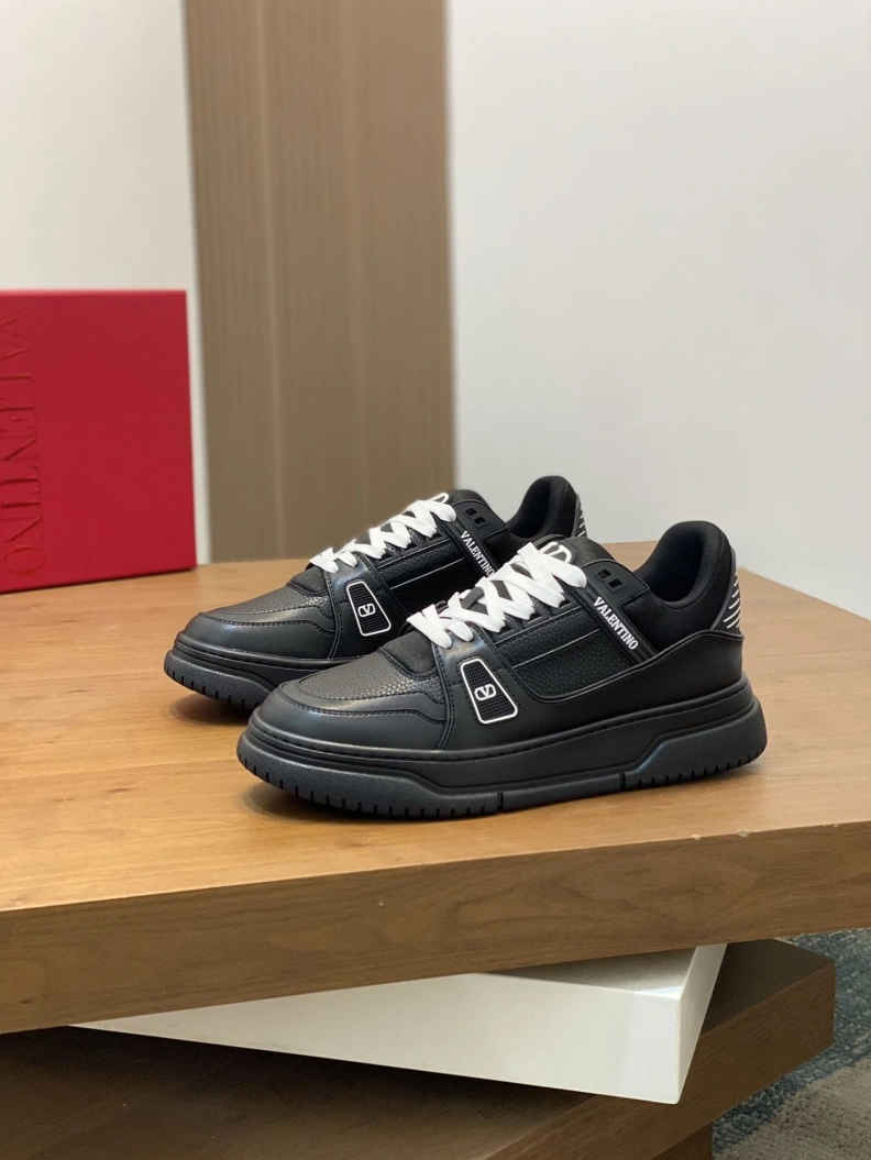 Unique Vxlxntino Sneakers 229056