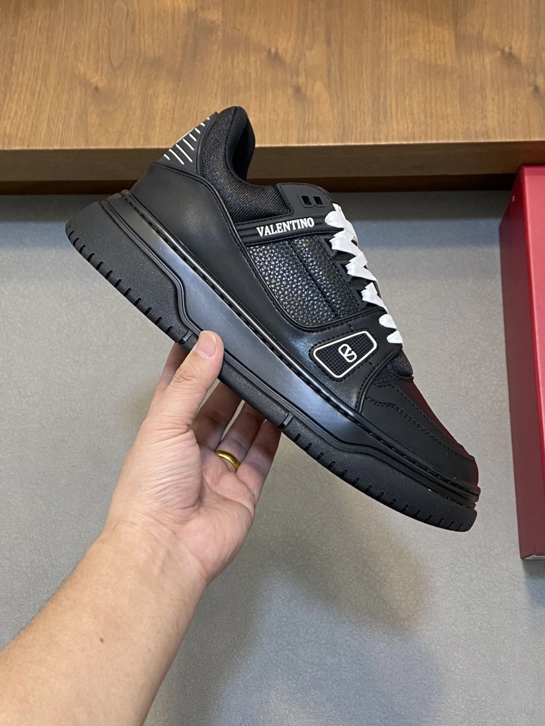 Unique Vxlxntino Sneakers 229056