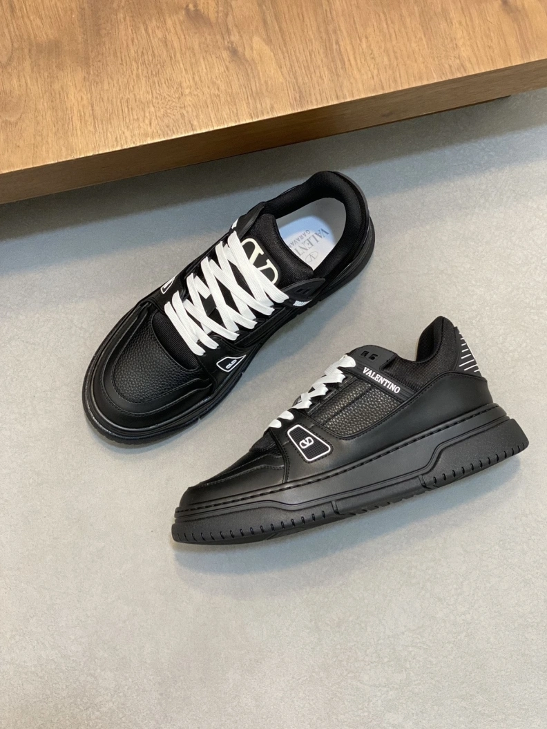 Unique Vxlxntino Sneakers 229056