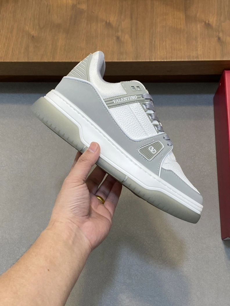Vibrant Vxlxntino Sneakers 229073
