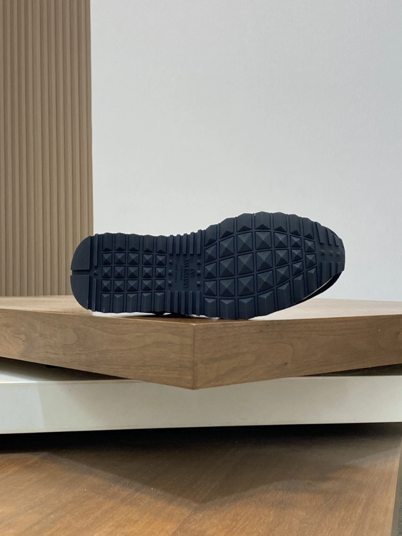 Cozy Vxlxntino Sneakers 229067