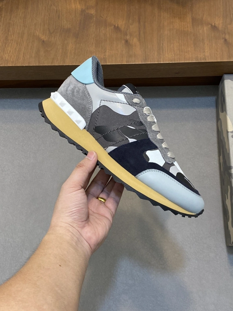 Vibrant Vxlxntino Sneakers 229059