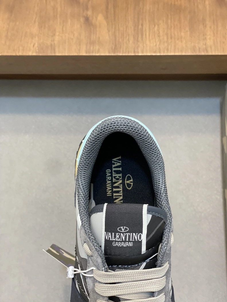 Vibrant Vxlxntino Sneakers 229059