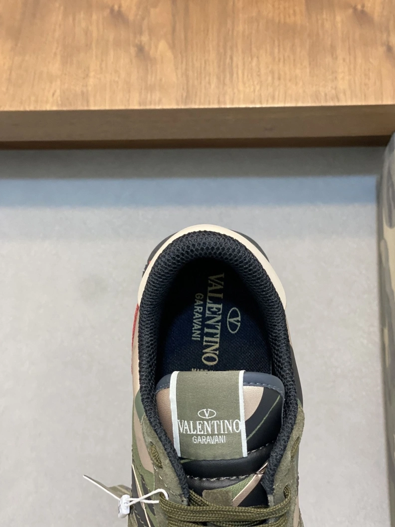 Modern Vxlxntino Sneakers 229043