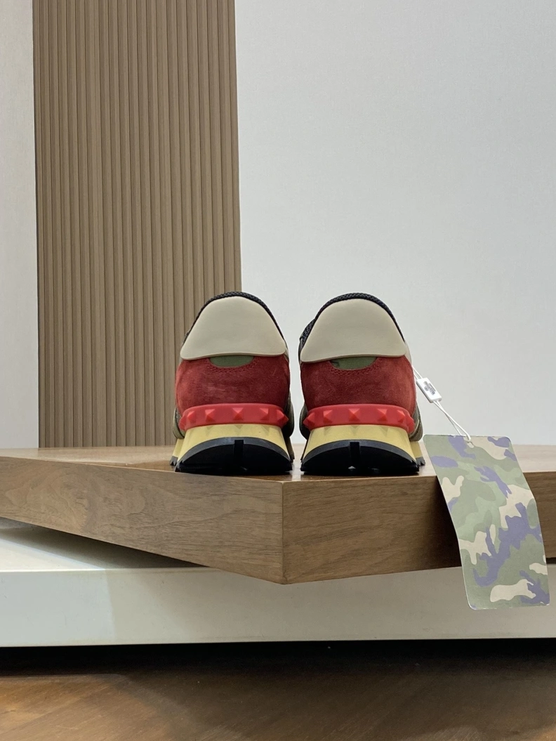 Modern Vxlxntino Sneakers 229043
