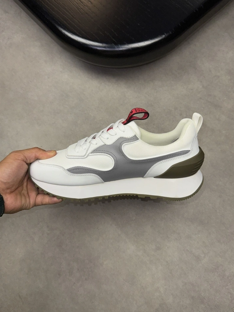 Gxvxnchy Sneakers DailyWear 152183
