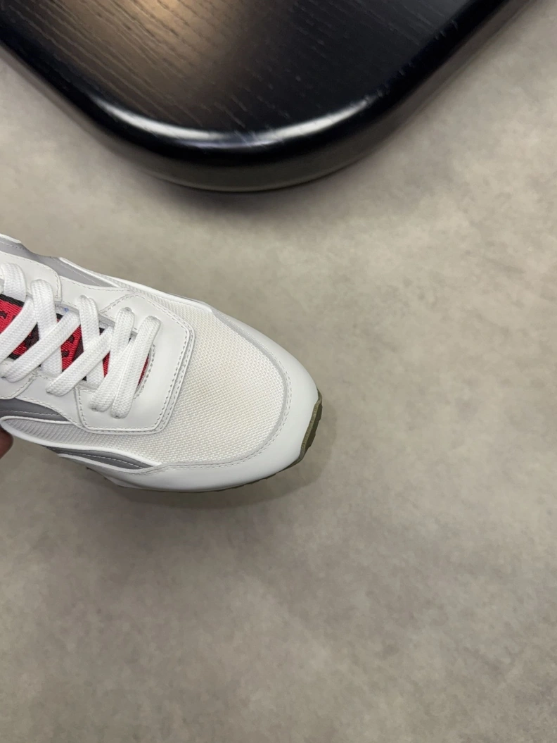 Gxvxnchy Sneakers DailyWear 152183