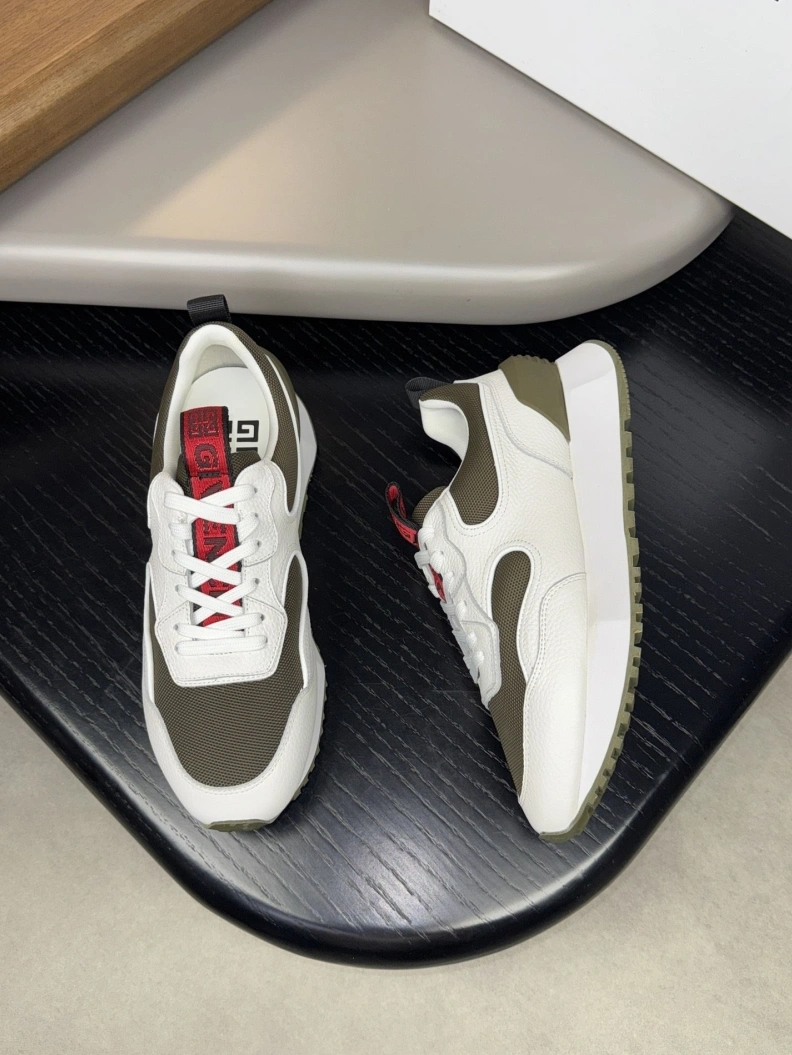 Modern Gxvxnchy Sneakers 152185