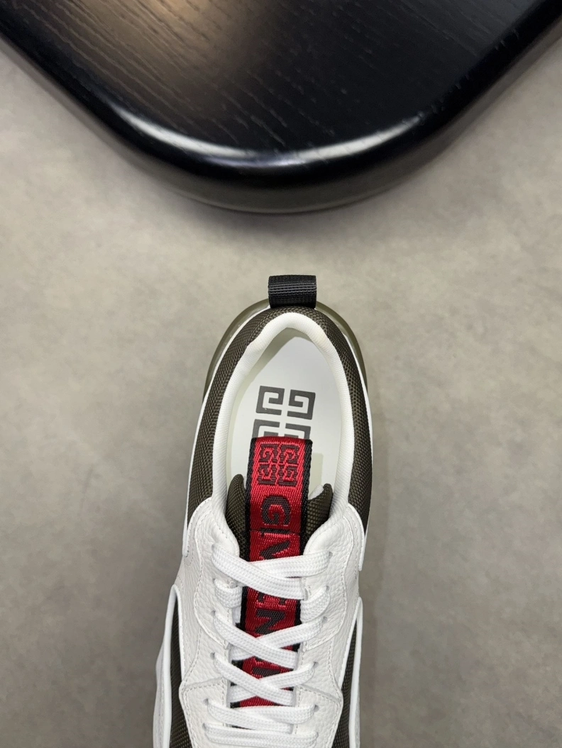Modern Gxvxnchy Sneakers 152185