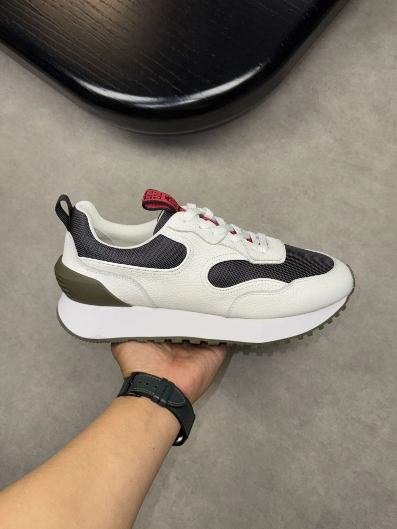 Gxvxnchy Sneakers Bold 152184