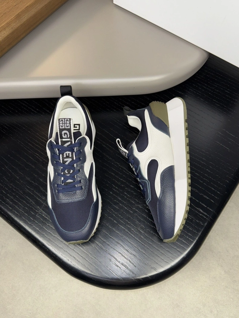 AllSeason Gxvxnchy Sneakers 152179