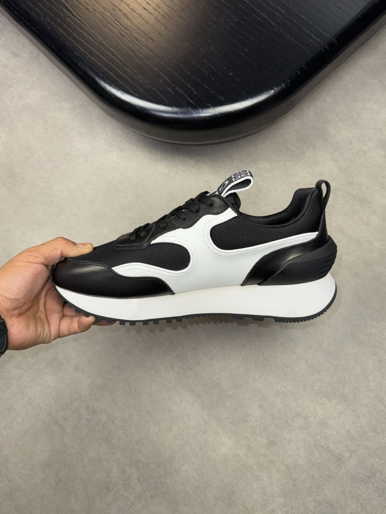 Classic Gxvxnchy Sneakers 152182