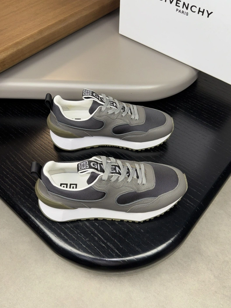 Affordable Gxvxnchy Sneakers 152178