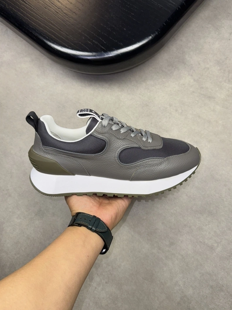 Affordable Gxvxnchy Sneakers 152178