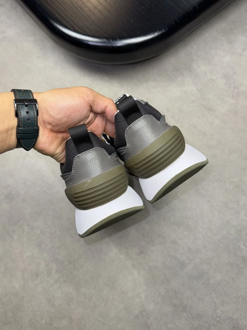 Affordable Gxvxnchy Sneakers 152178
