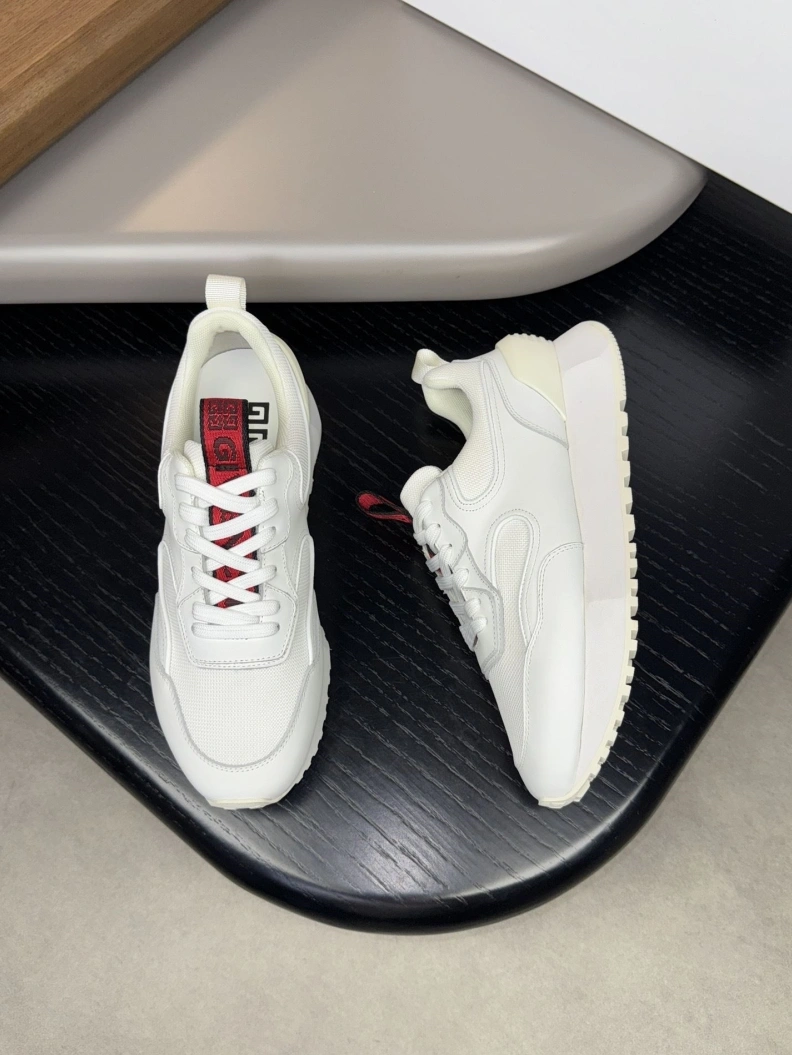 Vibrant Gxvxnchy Sneakers 152177