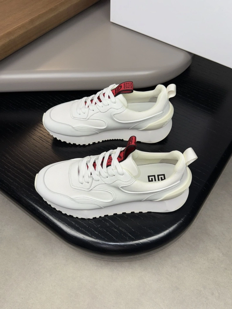 Vibrant Gxvxnchy Sneakers 152177