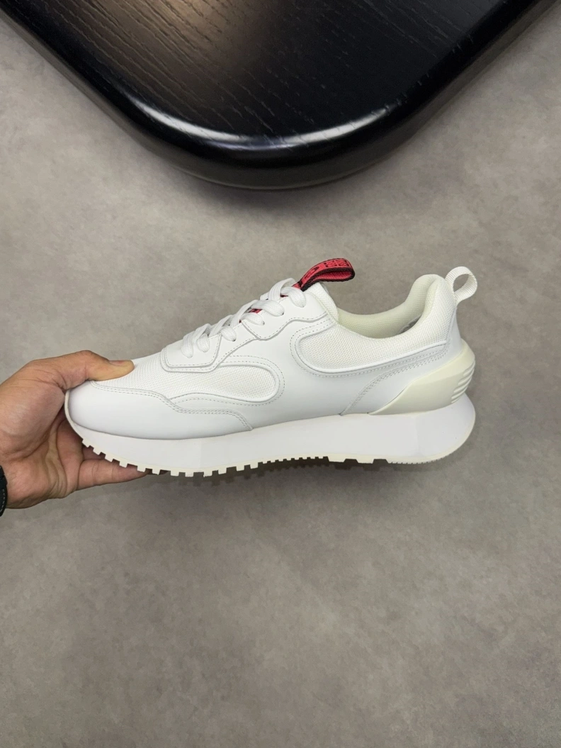 Vibrant Gxvxnchy Sneakers 152177
