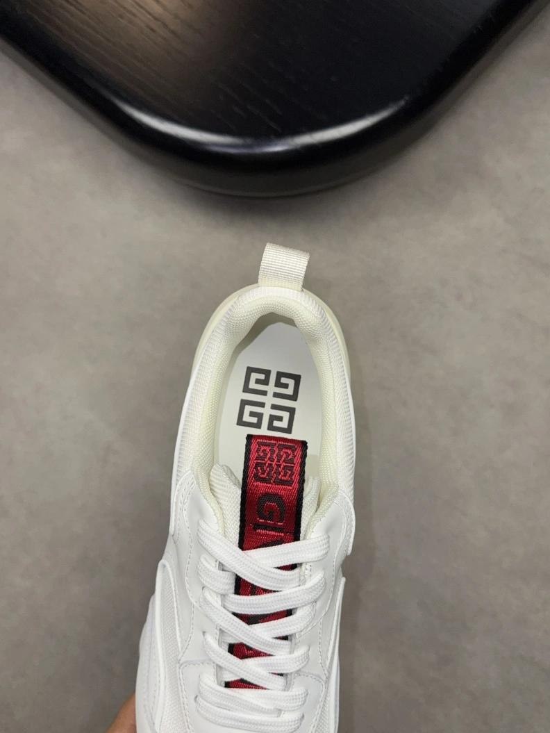 Vibrant Gxvxnchy Sneakers 152177