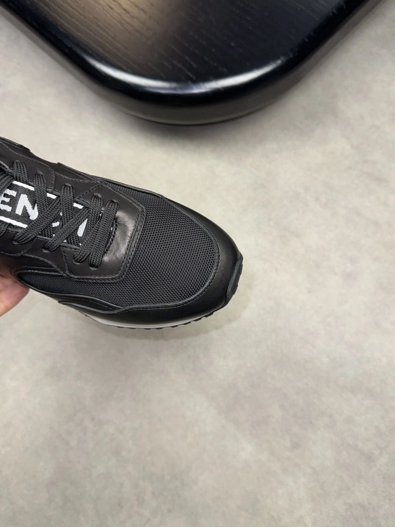 Gxvxnchy Sneakers Compact 152181