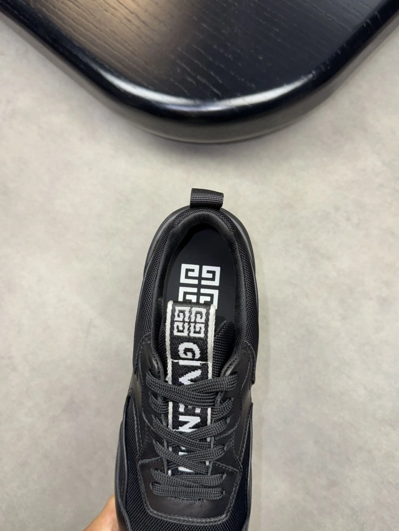 Gxvxnchy Sneakers Compact 152181