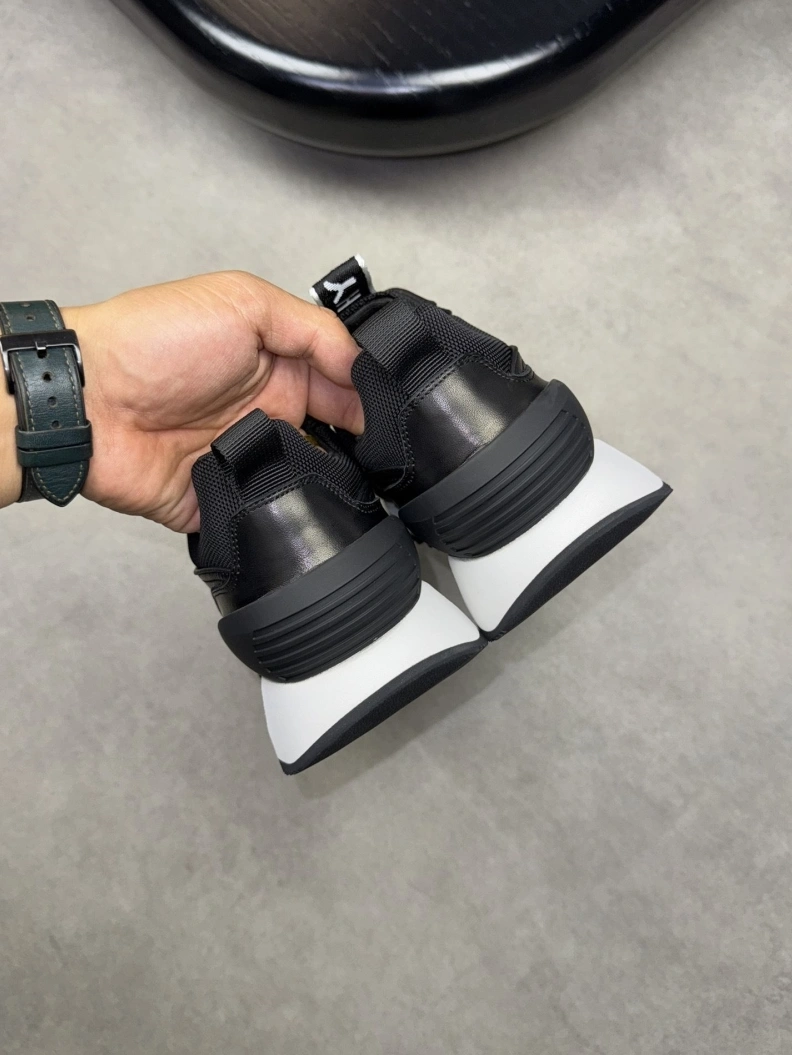 Gxvxnchy Sneakers Compact 152181
