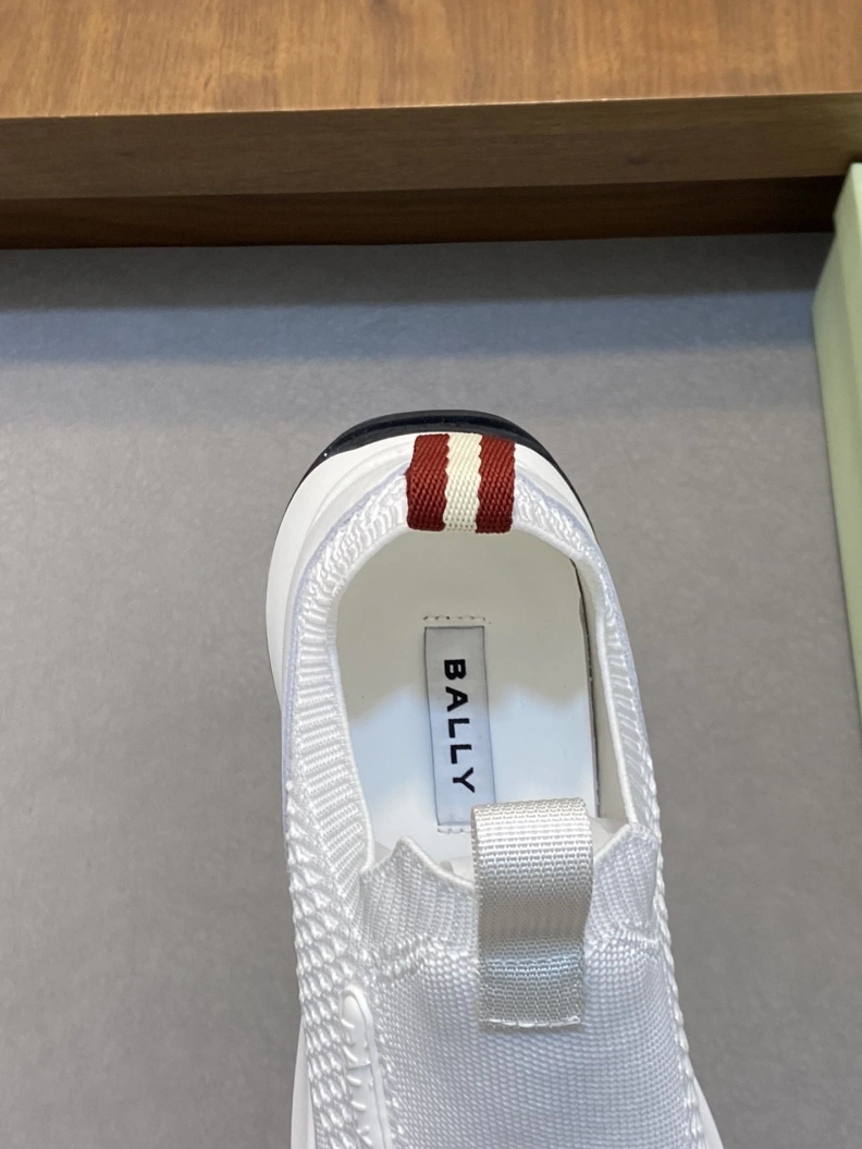 Lightweight Othxr Sneakers 210450