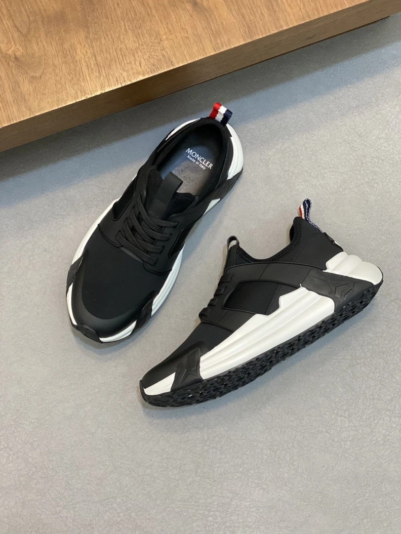 Trendsetting Mxnclxr Sneakers 197277