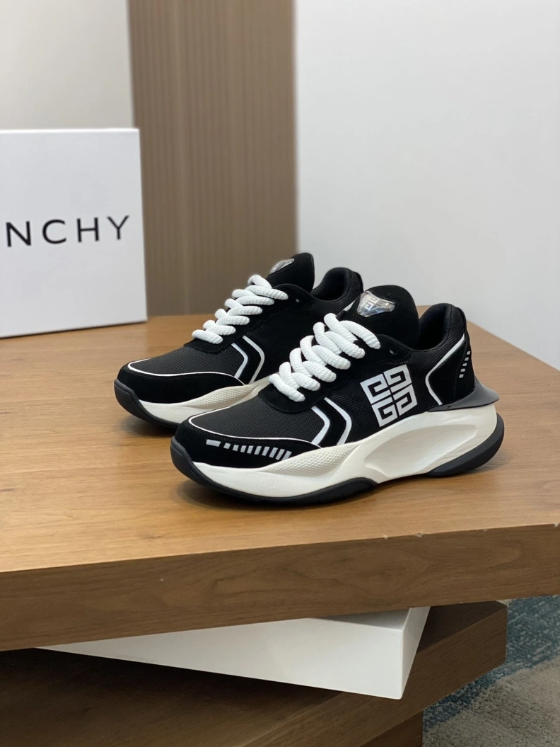 Gxvxnchy Sneakers NewStyle 152172