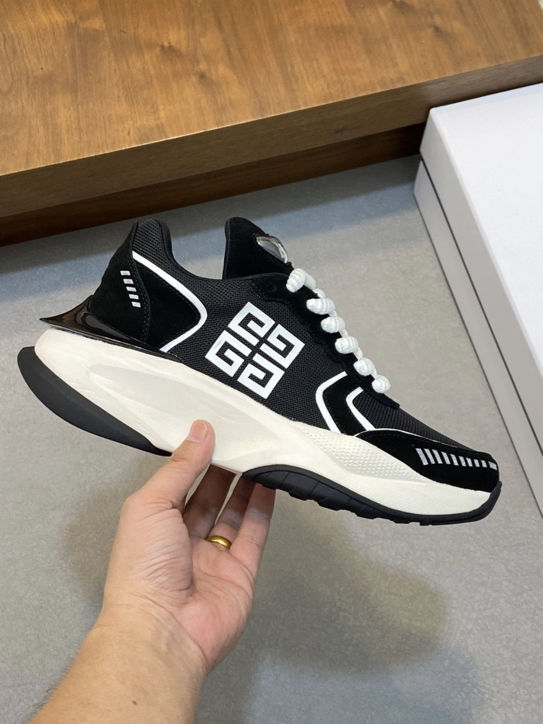 Gxvxnchy Sneakers NewStyle 152172
