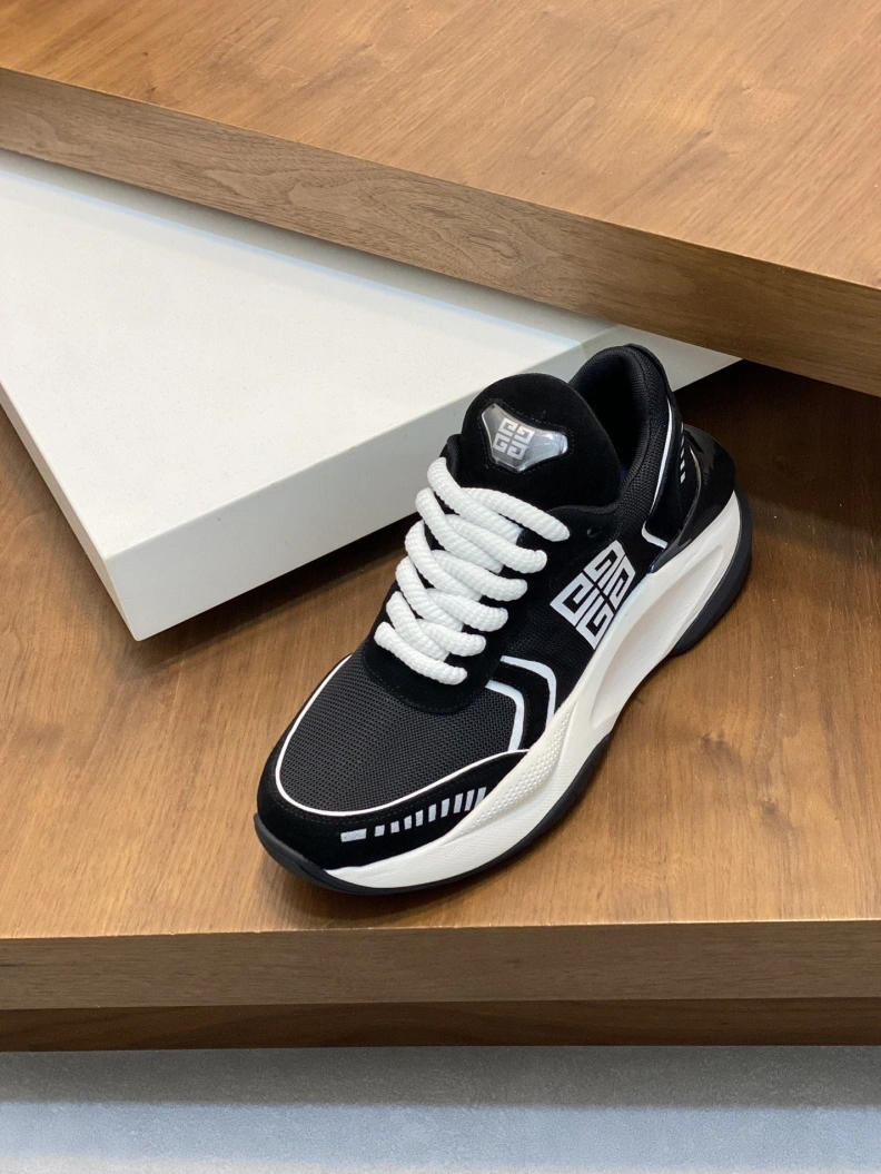 Gxvxnchy Sneakers NewStyle 152172