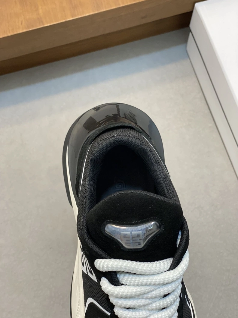 Gxvxnchy Sneakers NewStyle 152172