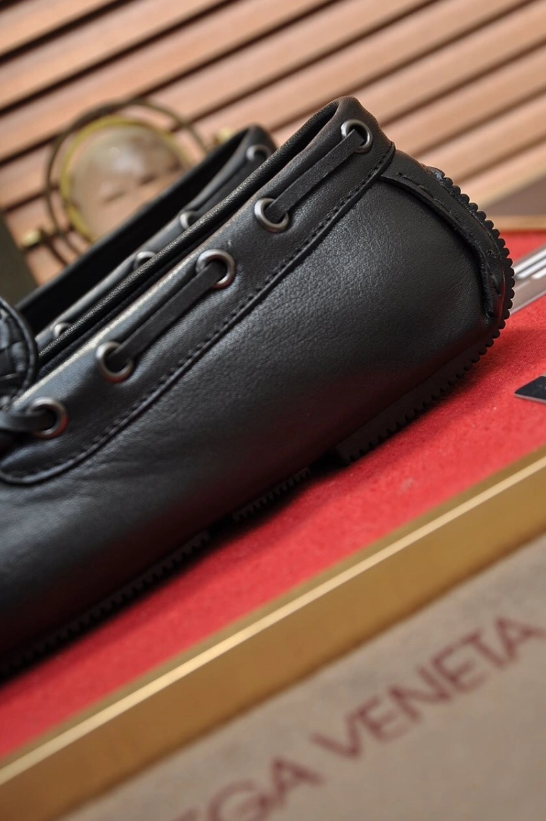 Bold Bxttxga Vxnxta Leather Shoes 112466