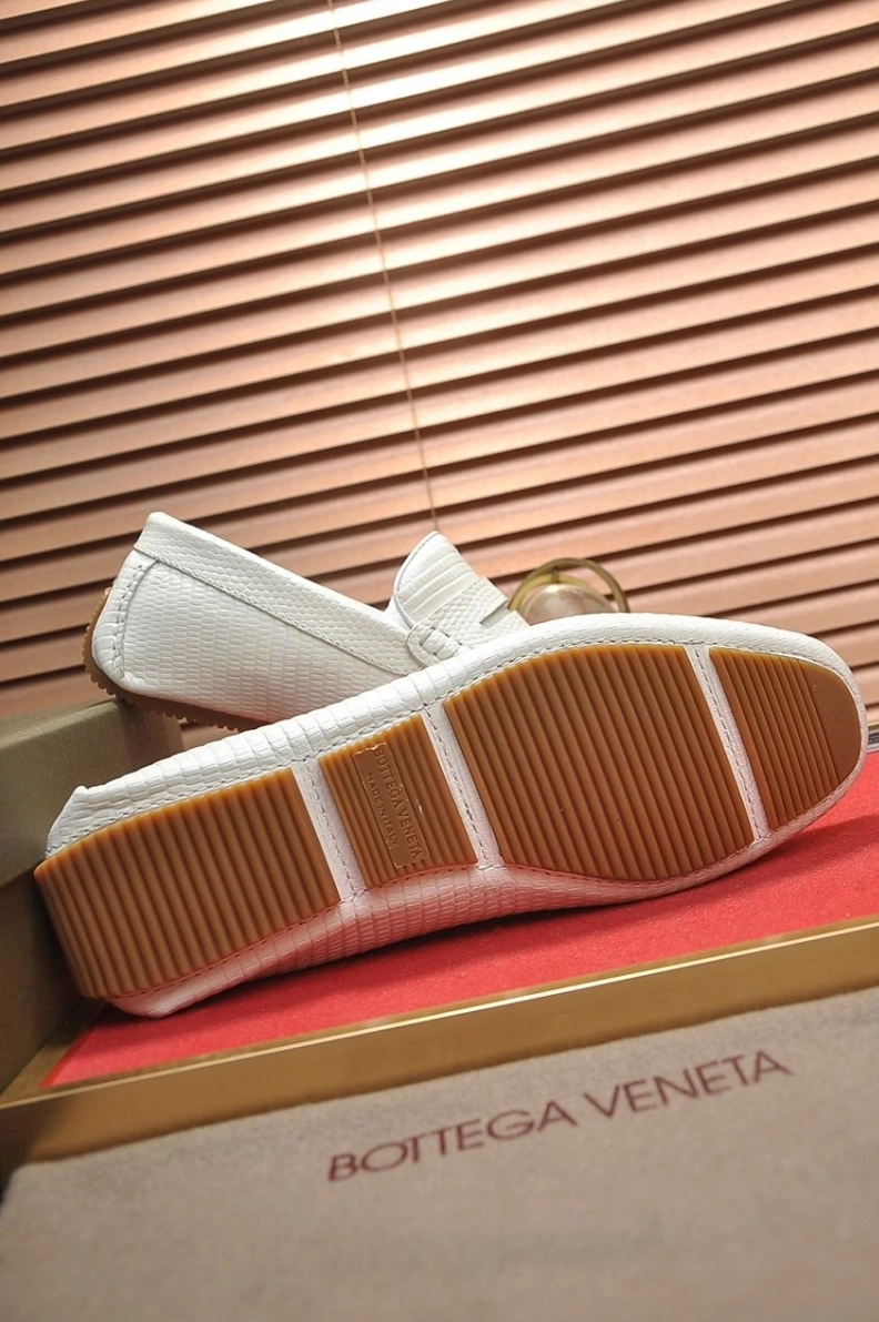 Lightweight Bxttxga Vxnxta Leather Shoes 112451