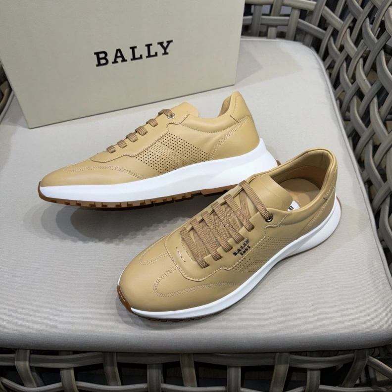 Versatile Othxr Sneakers 210425