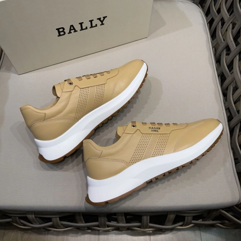 Versatile Othxr Sneakers 210425