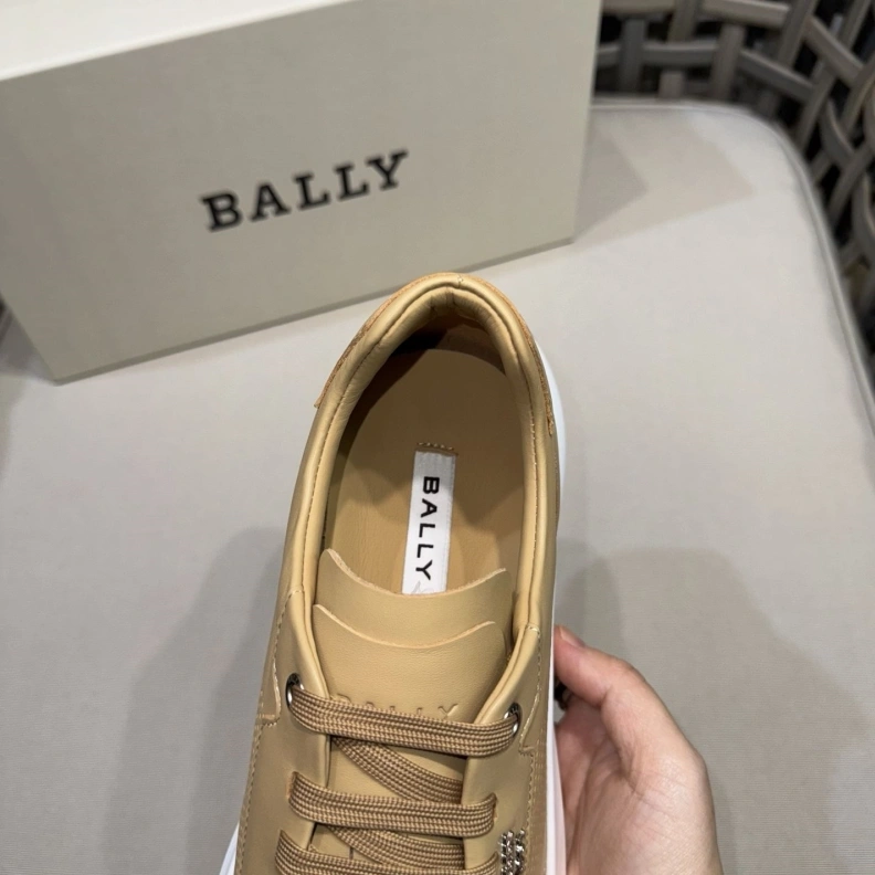 Versatile Othxr Sneakers 210425