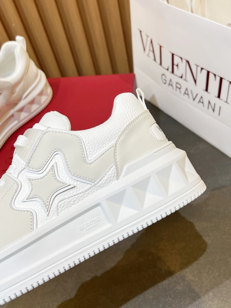 Vibrant Vxlxntino Sneakers 229023